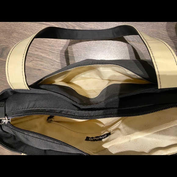 MEDELA Black Tote Bag - Picture 6 of 7